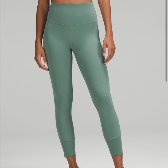 lululemon athletica Pants - Brand New Lululemon Align Scalloped Hem 25” leggings size 8 color tidewater teal